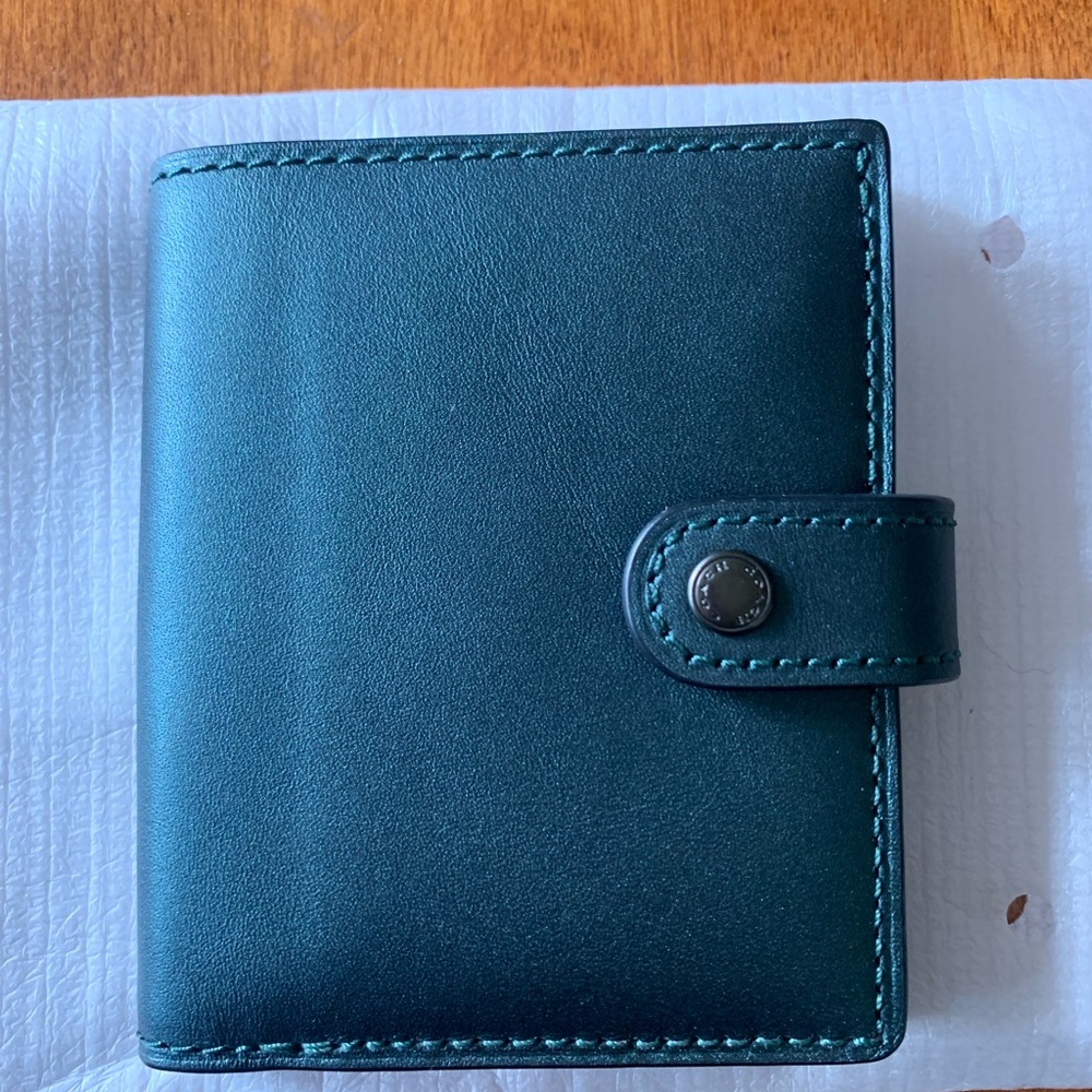 Coach Glovetanned trifold wallet